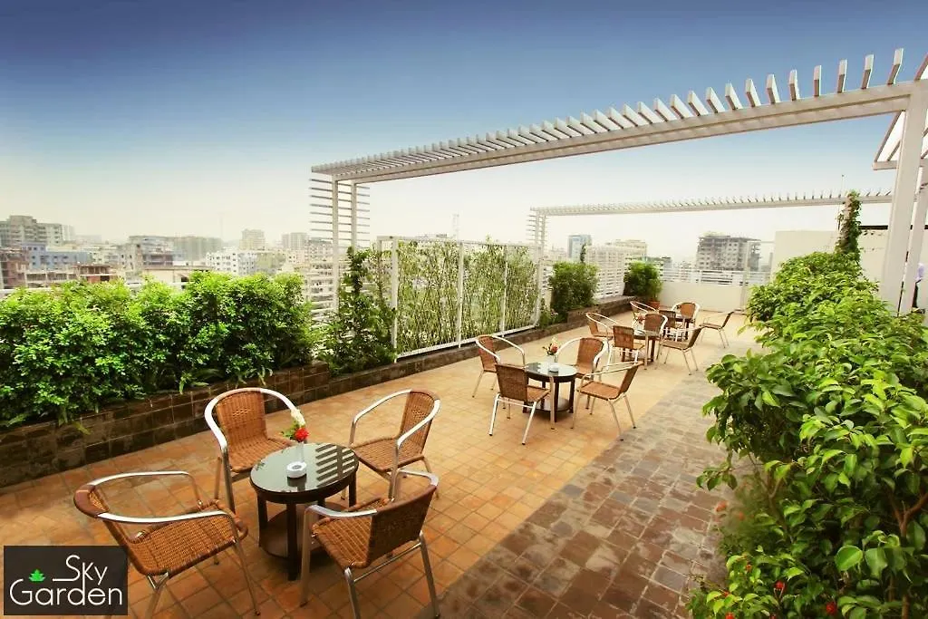Sky City Hotel Dhaka 4*,